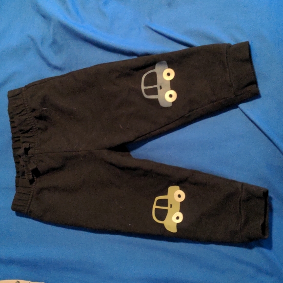 2 pairs of boys pants - Picture 5 of 7